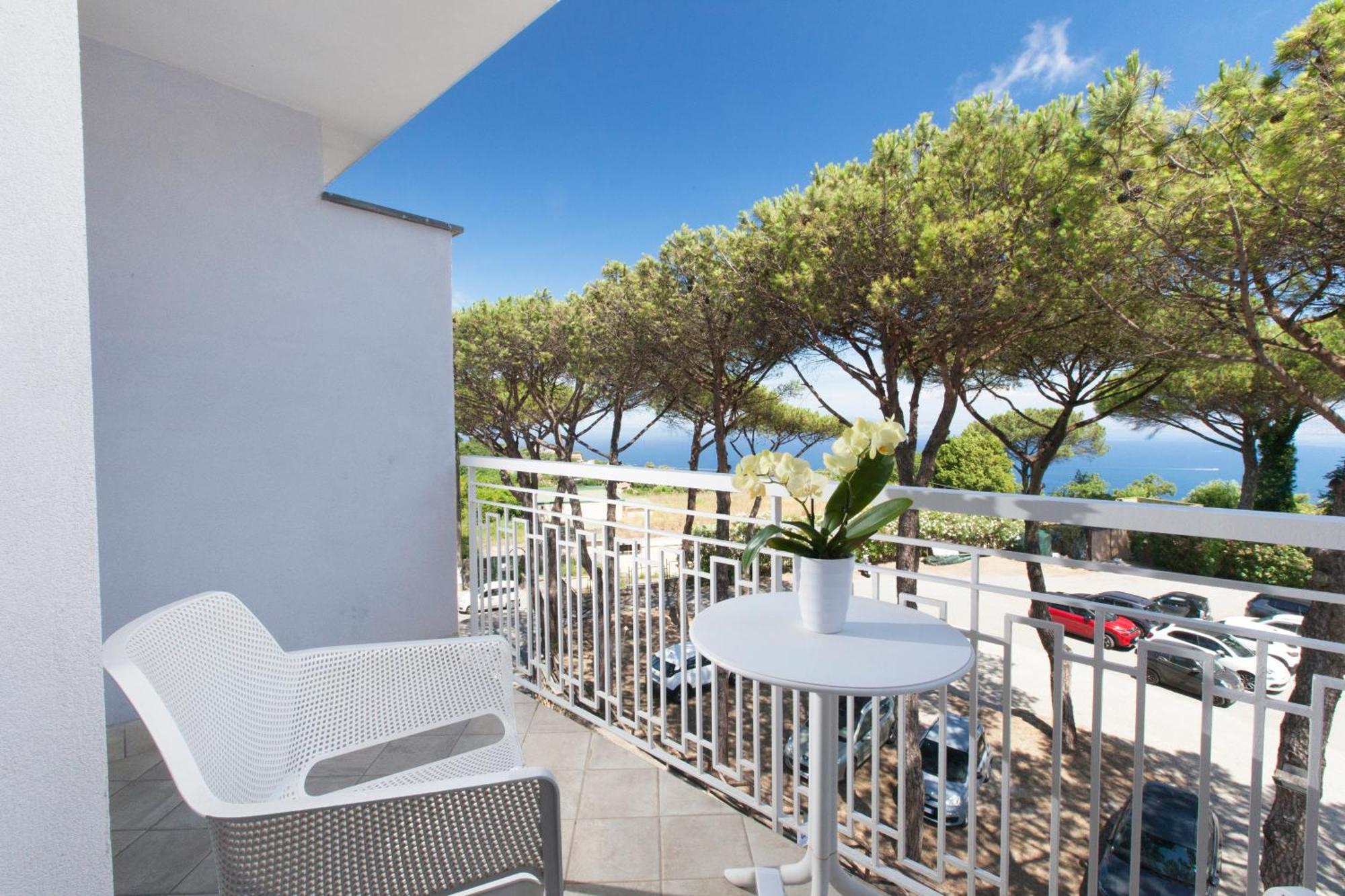 O Sole Mio 4* SantʼAgata sui Due Golfi